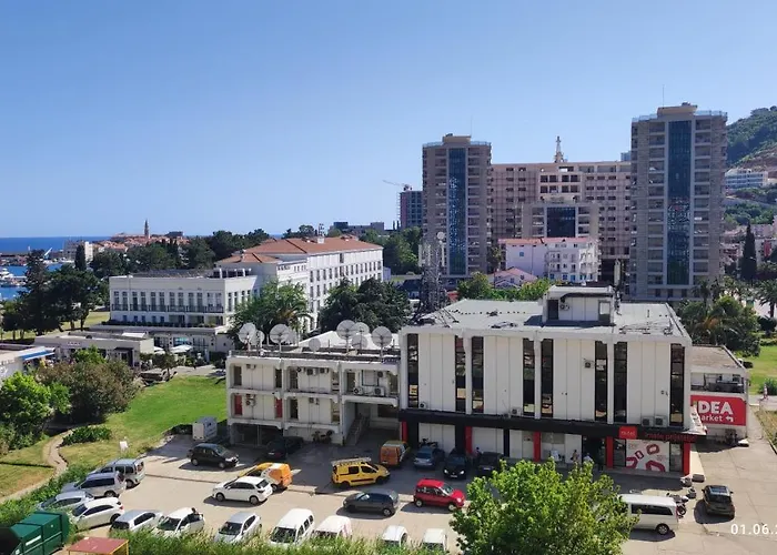 Apartments Lora In Apart-Hotel